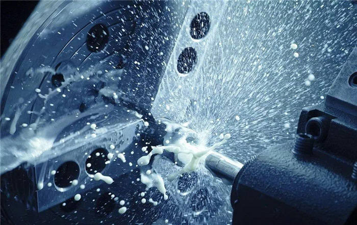 （圖：金屬加工液使用場(chǎng)景）